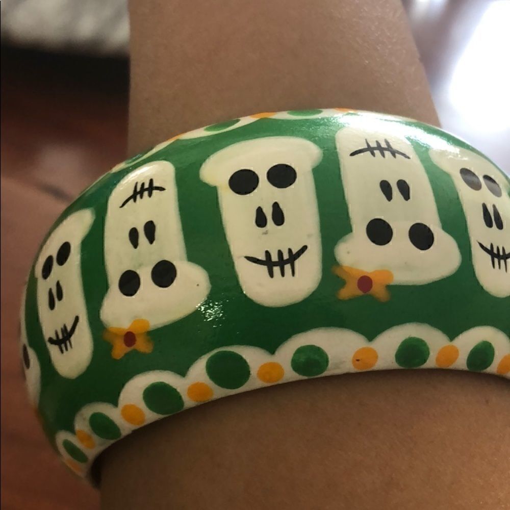 Wood hand painted skull bracelet - Picture 3 of 4